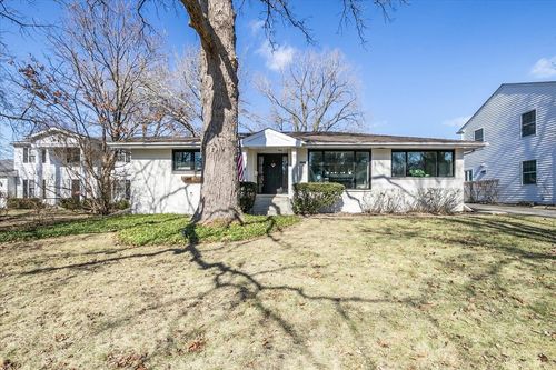 440 W Sheridan Pl, Lake Bluff, IL, 60044-2327 | Card Image