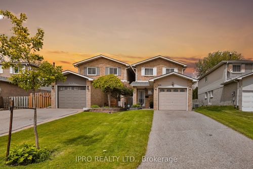 620 Down Cres, Oshawa, ON, L1H8K4 | Card Image