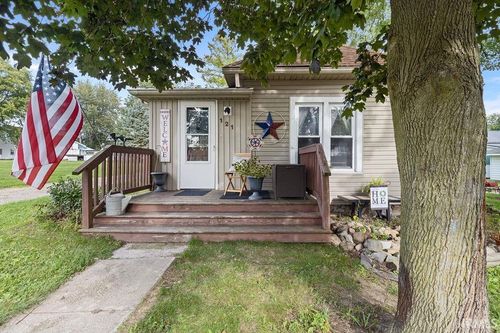 121 S Pearl St, Etna Green, IN, 46524-9786 | Card Image