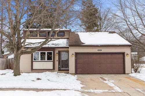 665 Kramer Ct, Batavia, IL, 60510-2775 | Card Image