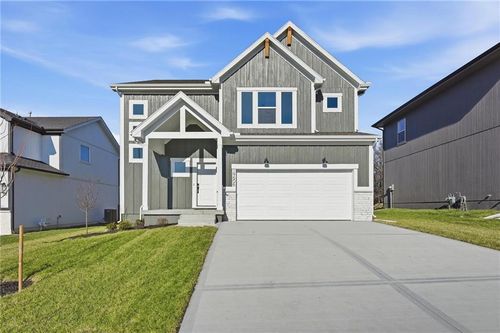 903 Sw Bluebird Ln, Oak Grove, MO, 64075 | Card Image