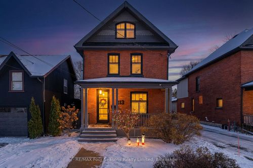 {{alt}} | Card Image