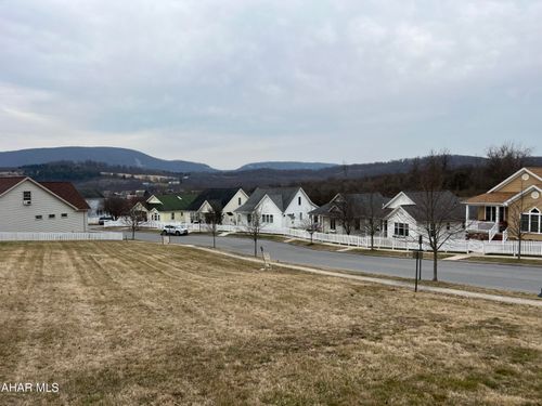 315 Holliday Hills Dr, Hollidaysburg, PA, 16648-3232 | Card Image