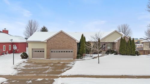 2026 Stonehaven Dr, SUN PRAIRIE, WI, 53590-3862 | Card Image