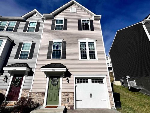 231 Stonehurst Dr, Morgantown, WV, 26501-7239 | Card Image