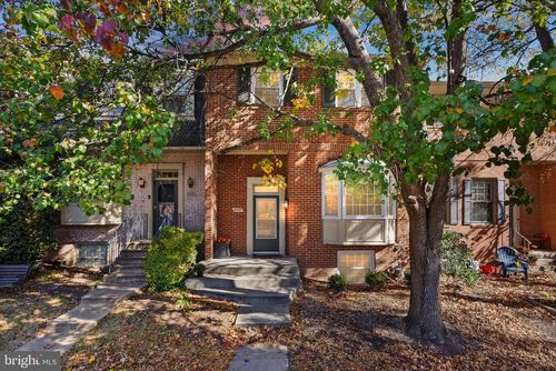 8205 Cedar Landing Ct, ALEXANDRIA, VA, 22306-3236 | Card Image