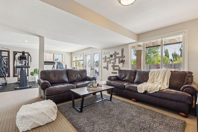 316 Everbrook Way Sw, House other with 4 bedrooms, 4 bathrooms and 4 parking in Calgary AB | Image 37