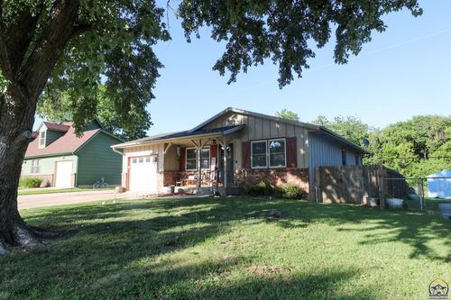 514 Wild Turkey Rd, Emporia, KS, 66801-4966 | Card Image