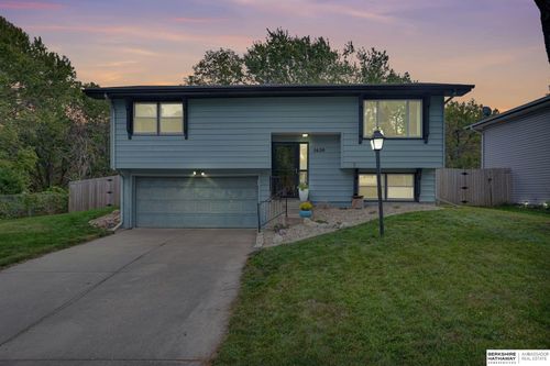 5620 S 42nd Street Ct, Lincoln, NE, 68516-2103 | Card Image