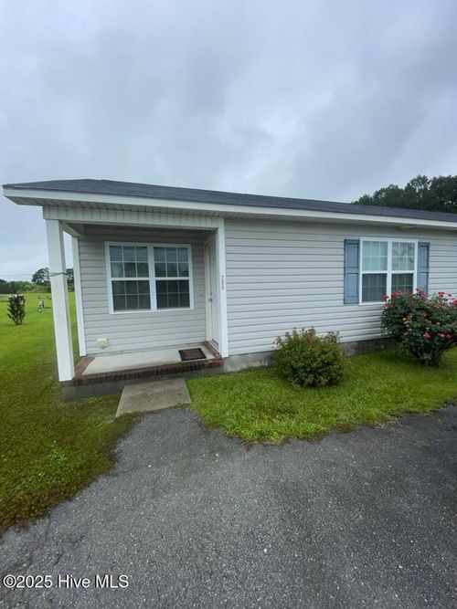206 Angus Ln, Richlands, NC, 28574-5376 | Card Image