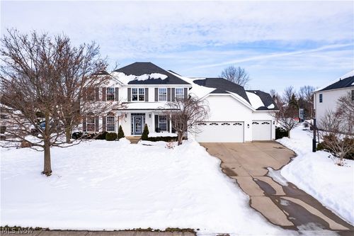 4314 S Fall Lake Dr, Avon, OH, 44011-3711 | Card Image