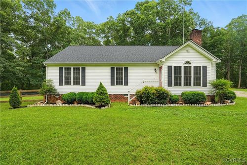 15685 Kennons Ln, Amelia Court House, VA, 23002-4209 | Card Image