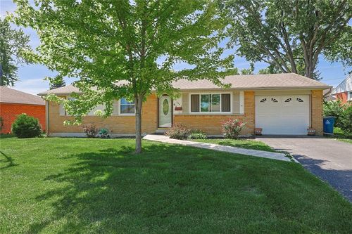 568 Barbara Dr, Tipp City, OH, 45371-1202 | Card Image