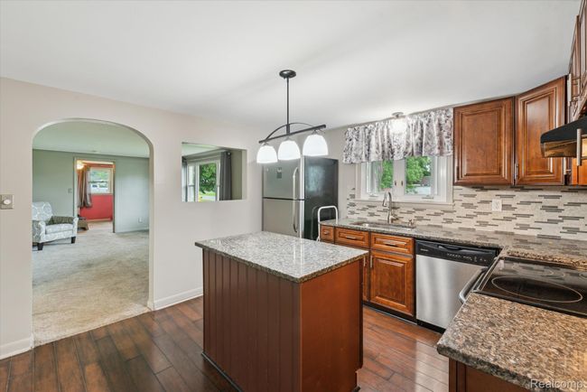 17-Kitchen.jpg | Image 15