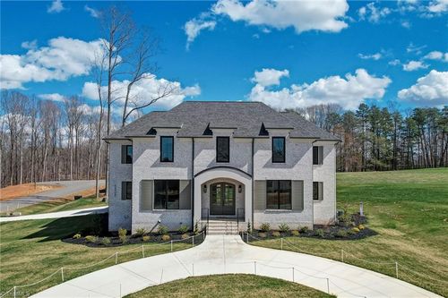 6806 Brennan Way, Oak Ridge, NC, 27310-9917 | Card Image