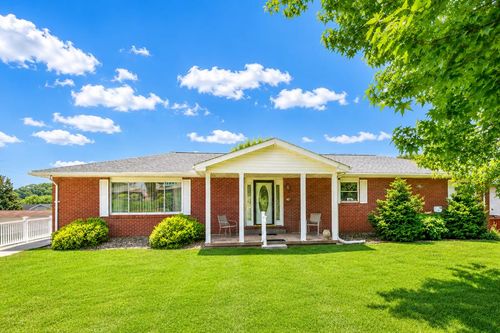 511 Debbie Dr, Gallipolis, OH, 45631-8232 | Card Image