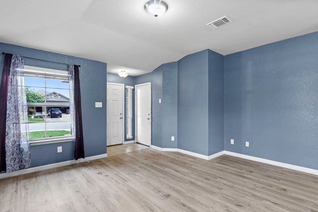 1524 Wedgewood Cv, House other with 3 bedrooms, 2 bathrooms and null parking in Lockhart TX | Image 9