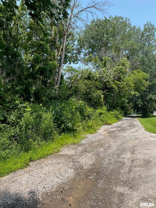 1924 River Vista Rd, Muscatine, IA, 52761-8300 | Card Image