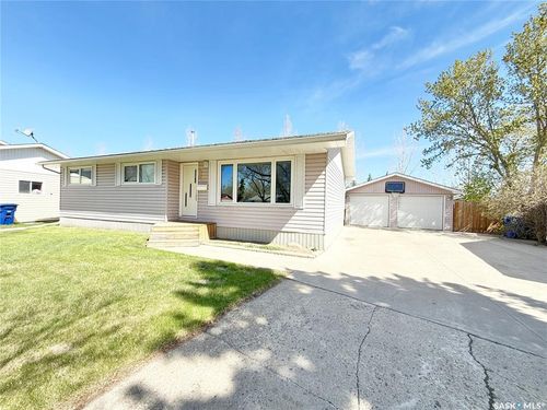 536 Mcgillivray Dr, Weyburn, SK, S4H1M2 | Card Image
