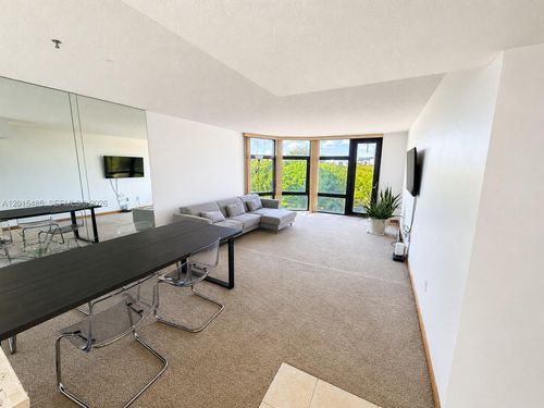 407-3375 N Country Club Dr, Aventura, FL, 33180-1651 | Card Image