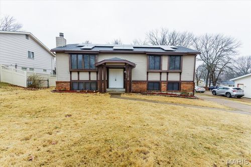 2345 Derhake Rd, Florissant, MO, 63033-6514 | Card Image