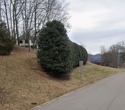 5225 Heathrow Hills Dr, Brentwood, TN, 37027-6548 | Card Image