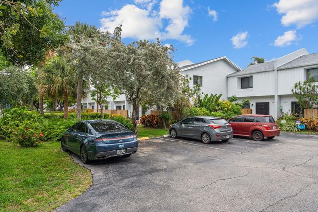 2116 Ne 44 Th St, Townhouse with 2 bedrooms, 2 bathrooms and null parking in Lighthouse Point FL | Image 21