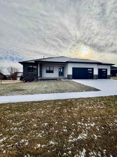 2600 Nicklaus Blvd, Sioux City, IA, 51106-7128 | Card Image