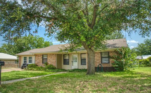 914 S Avenue N, Clifton, TX, 76634-2340 | Card Image
