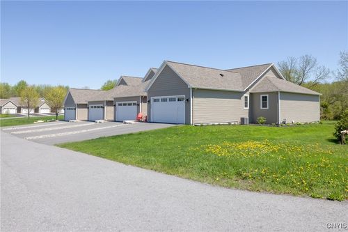 4490 Lauder Ln, Skaneateles, NY, 13152-6402 | Card Image