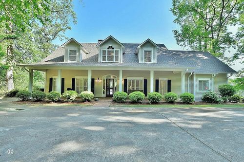 540 Hall Dr, Hamilton, GA, 31811-3910 | Card Image