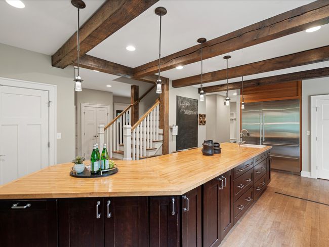Kitchen Island / SubZero | Image 21