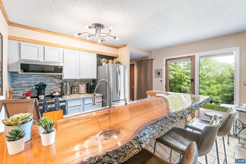 2225 Tanners Rdg, WINTERGREEN RESORT, VA, 22967-8246 | Card Image