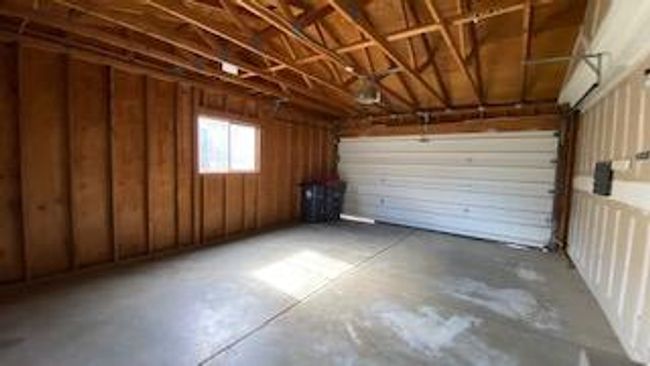 F-GARAGE INTERIOR 1 | Image 28