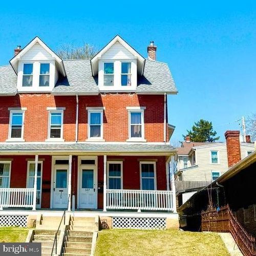 2-327 Main St, ROYERSFORD, PA, 19468-2312 | Card Image