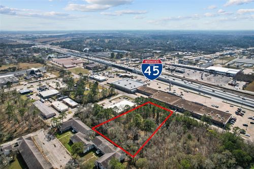 3205 Spruce Dr, Dickinson, TX, 77539 | Card Image