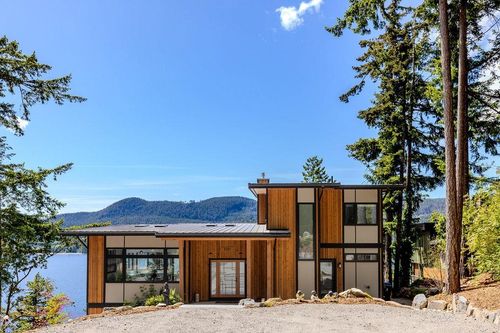 6101-6099 Coracle Dr, Sechelt, BC, V7Z0C9 | Card Image