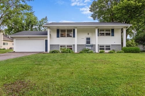 10242 99th Pl N, Maple Grove, MN, 55369-3513 | Card Image