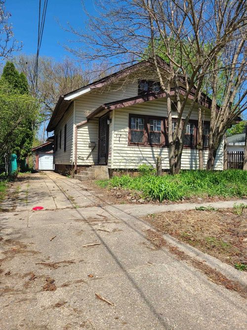 918 21st Avenue, Rockford, IL, 61104 | Card Image