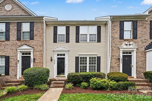 10946 Garden Oaks Ln, Charlotte, NC, 28273-4847 | Card Image