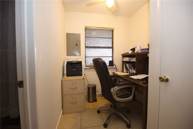 Office Area off of the Kitchen and Garage entry | Image 24