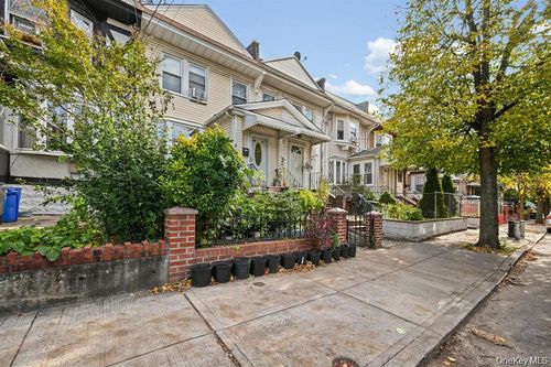 8915 88th St, Woodhaven, NY, 11421-2530 | Card Image