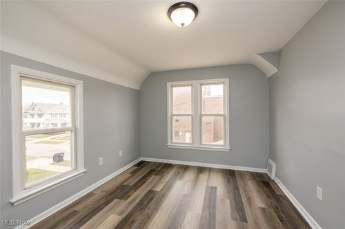 15328 Shiloh Rd, Cleveland, OH, 44110-1719 | Card Image