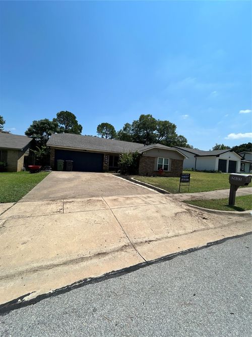 2605 Nelwin Pl, Arlington, TX, 76016-1666 | Card Image