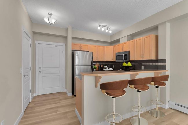 2107 - 211 Aspen Stone Boulevard Sw, Condo with 1 bedrooms, 1 bathrooms and 1 parking in Calgary AB | Image 4
