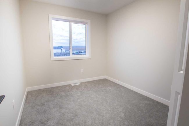 11433 95 Street, Home with 3 bedrooms, 3 bathrooms and 2 parking in Clairmont AB | Image 15