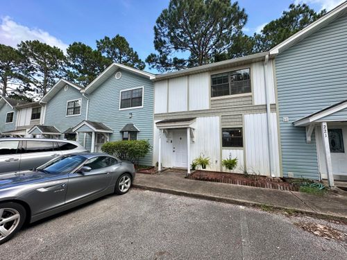 223 Oxford Ct, Mary Esther, FL, 32569-1689 | Card Image