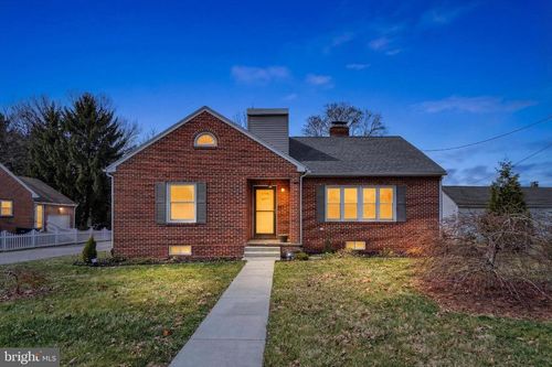 2311 Tower Dr, DOVER, PA, 17315-4441 | Card Image