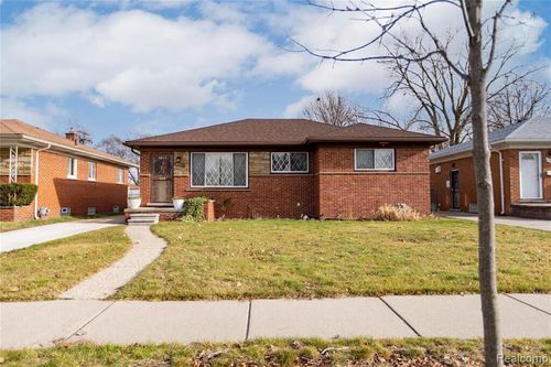 21630 Westhampton St, Oak Park, MI, 48237-2715 | Card Image