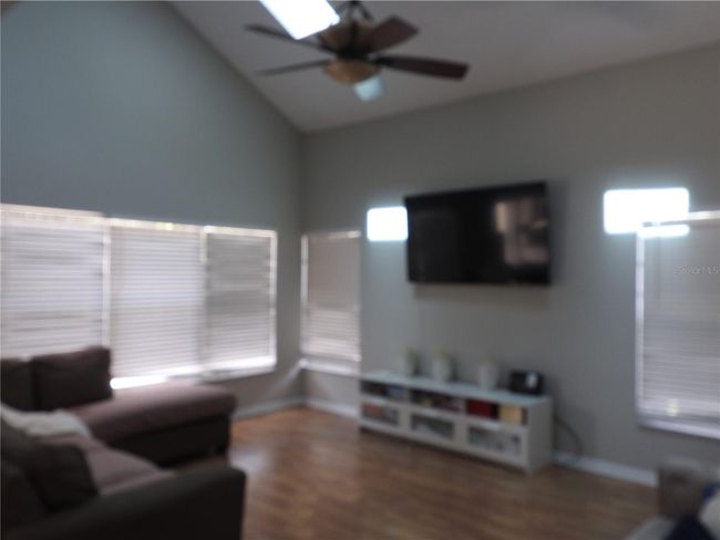 5665 Paddock Trail Dr, House other with 3 bedrooms, 3 bathrooms and null parking in TAMPA FL | Image 4